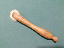 Altes Holz TEIGRÄDCHEN TEIGRAD TEIGSCHNEIDER WELLENRAD BACKRADEL