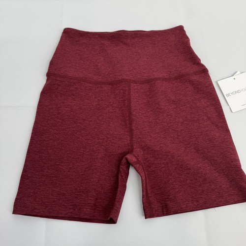 Neu mit Etikett Beyond Yoga Spacedye hochtaillierte Biker-Shorts Größe M weinrot