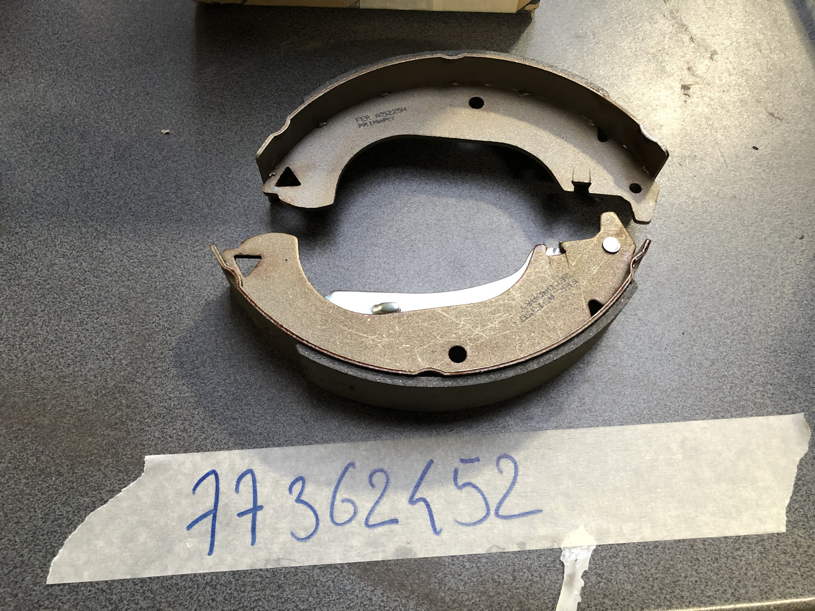 Jeux de machoires Fiat 77362452 tambour de frein arriere Doblo Strada
