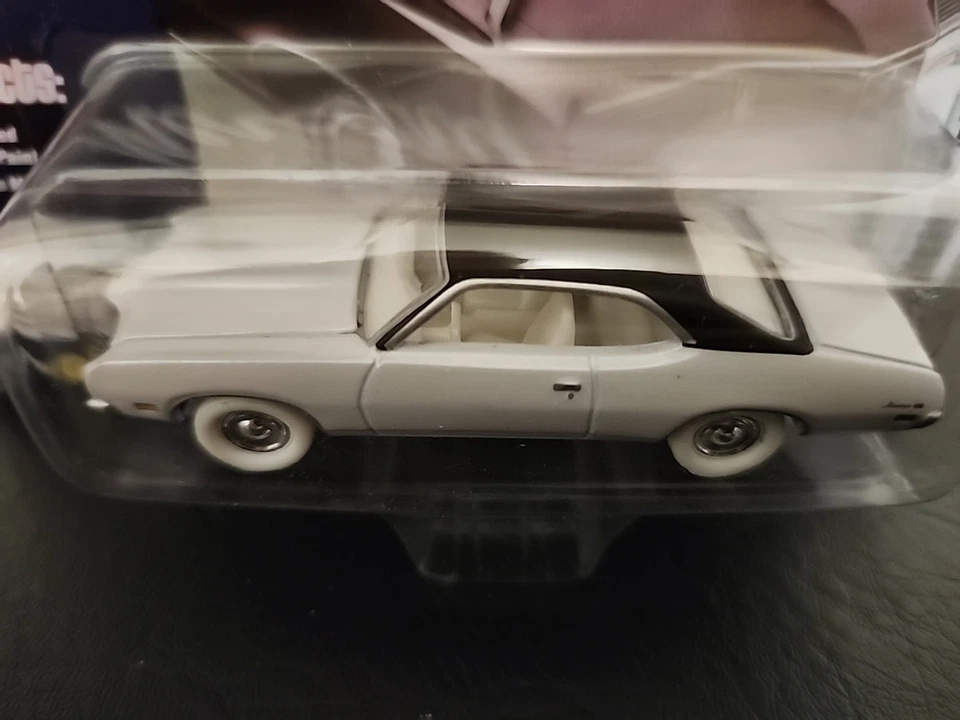 Johnny White⚡️Lightning Muscle Car 71 Montego acabado perla/neumáticos blancos/interior Foto 3 de 4