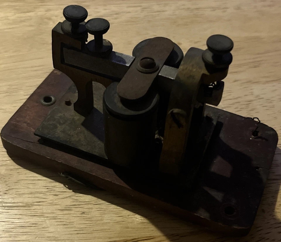 Antique J.H. Bunnell & Co New York Railroad Telegraph Key Sounder Wood Base - Image 4 of 4