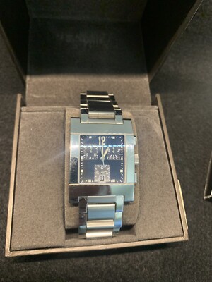 Gucci 7700 Chronograph Black Dial +two extra links and Extra