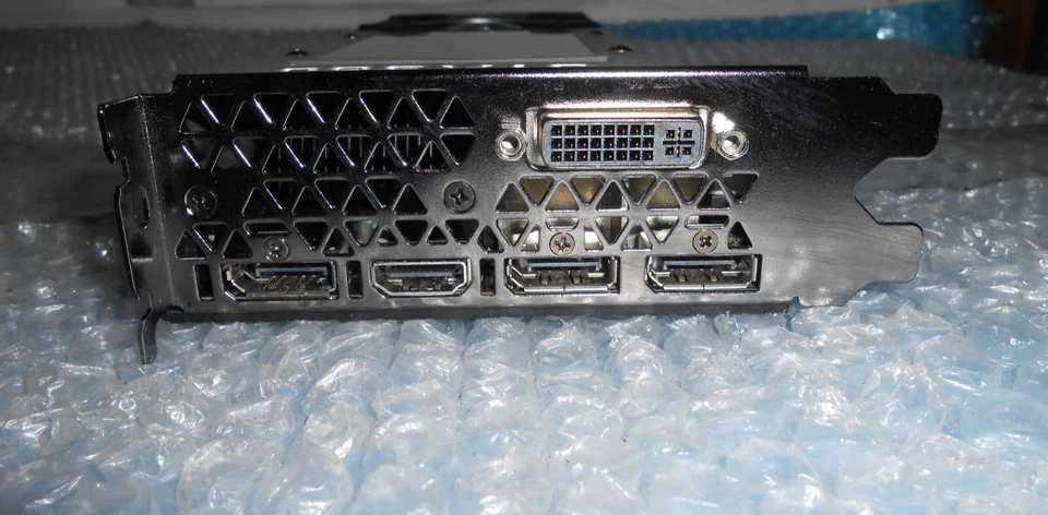 Tarjeta de gráficos NVIDIA GeForce GTX980 4 GB GDDR5 PCI Express 3.0 010J20 Foto 4 de 4