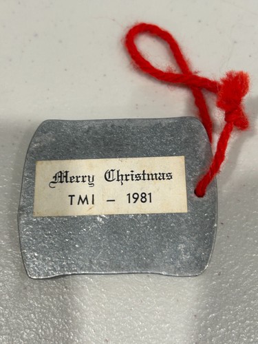TMI THREE MILE ISLAND ZINNORNAMENT, WEIHNACHTSTROMMEL 2 1/4" NEU - Emp Geschenk '81 - Bild 2 von 2