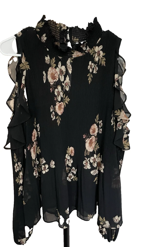 ASTR Women Blouse Size L Black Floral Cold Shoulder - Image 2 of 4