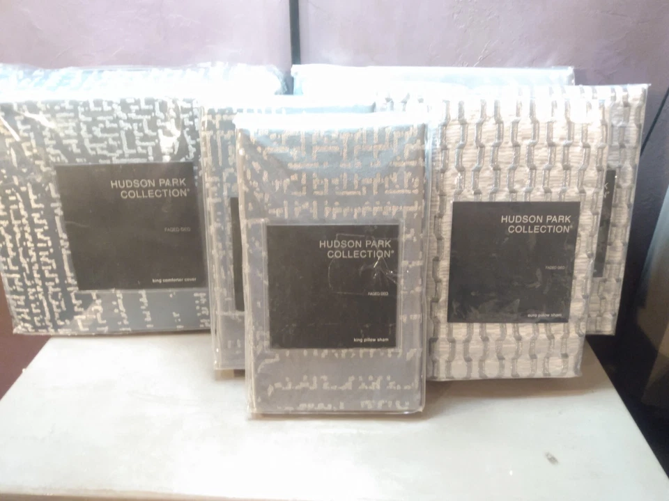 Hudson Park Faded Geo 7 Pc King Duvet Set With Bonus Euro Shams New! MSRP $1365 - Image 3 of 4