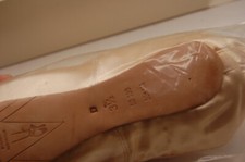 NIB Bloch Sonata Pointe Shoes 111.00 S0130L Color - pink satin 3.5 D Not Retur