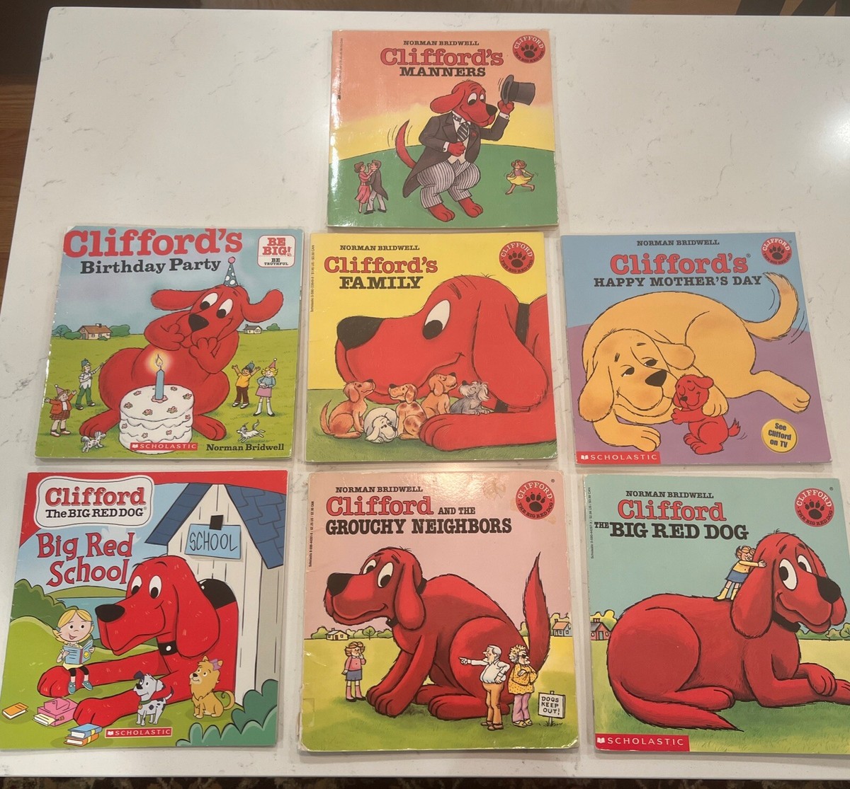 絵本・児童書 First little readers MaiyaPen Clifford Clifford va a kindergarten (Clifford Goes to Kindergarten
