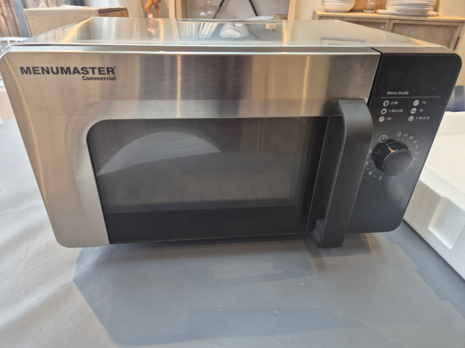 Microondas manual comercial Menumaster ligero 23ltr 1000W PVP £600 GANGA