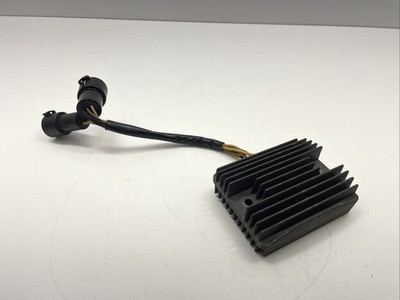   Kawasaki ZX9R E1 E2 Ninja 2000 - 2001 Spannungsregler Gleichrichter  