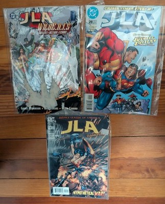 Lot Of 3 Justice League of America Comics 29 (1999) Classified 19 (2006) Wildcat