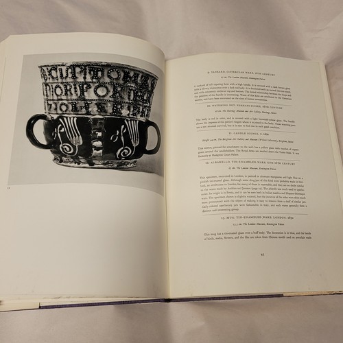 English Ceramics Reference Book George Savage 1961 - Picture 4 of 9