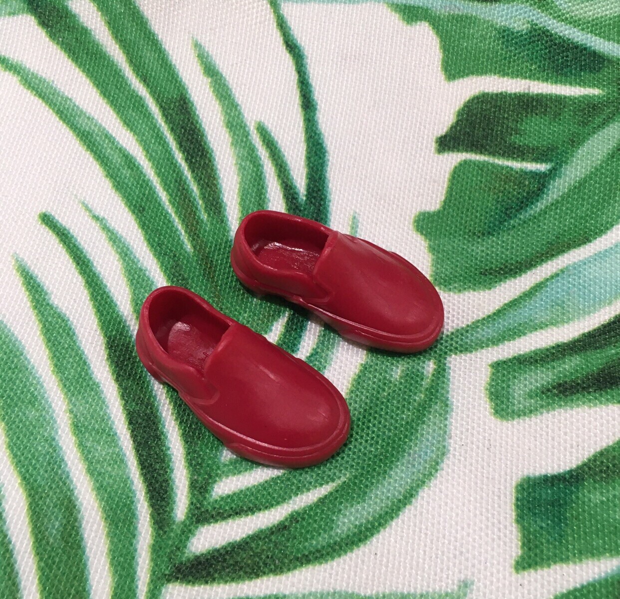 LOTTO Scarpe Mattel Barbie Ken ~ Sneakers rosse casual slip on tennis SPEDIZIONE GRATUITA