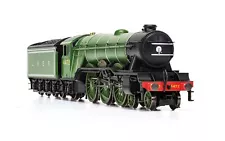 HORNBY R3086 LNER 4472 FLYING SCOTSMAN A1 CLASS 4-6-2 MODEL STEAM LOCOMOTIVE