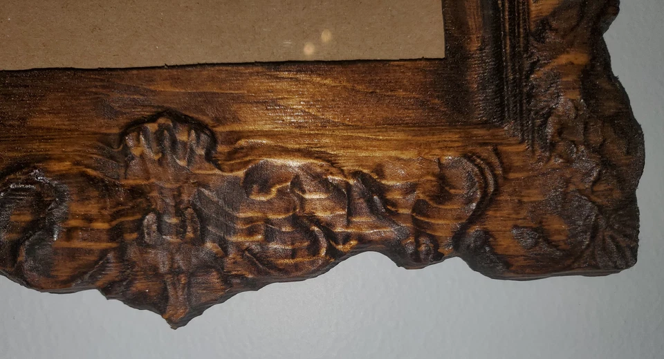 Marco de fotos estilo antiguo de madera ornamentada 5x7 único tallado y pasado de moda Foto 3 de 4