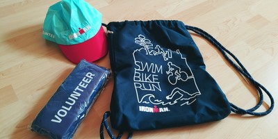 Ironman Beutel mit Cap und Sitzunterlage 