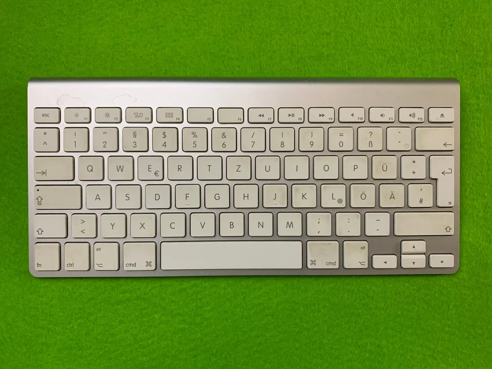 Apple Kabellose Bluetooth Deutsch Tastatur - Silber (MC184D/A)