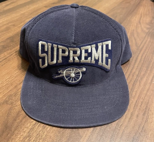 Chapeau canon suprême velours côtelé marine FW12