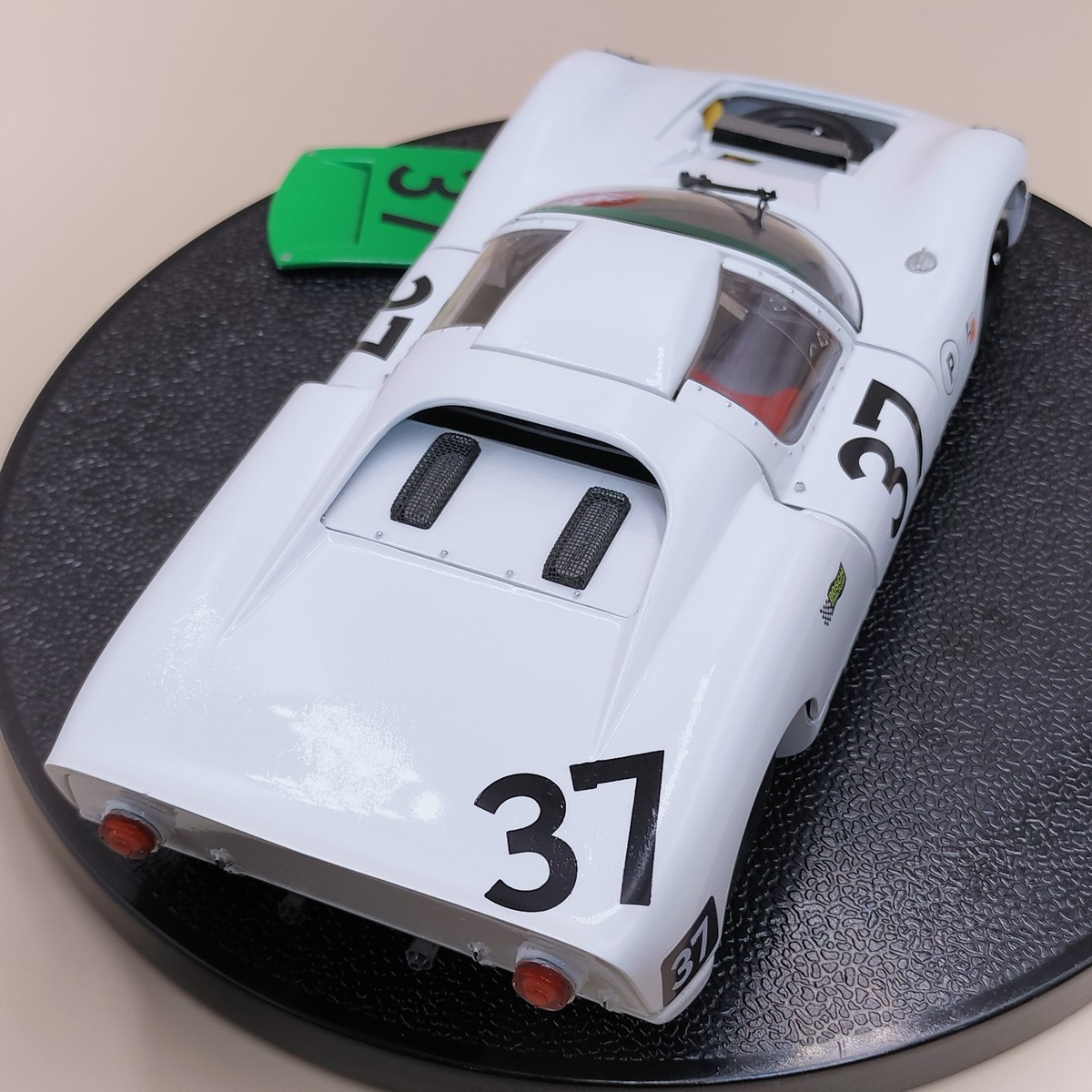 Exoto 1/18 Porsche 910 #37 White Green 12h Sebring Siffert