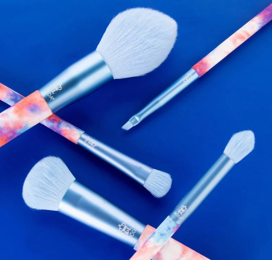 New! Limited Edition Moda 5Pc DREAMY BLUE Tye Dye Series Makeup Brush Set  - Image 2 of 4