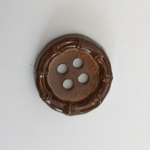 Round 4 hole Button - 28 mm 1 inch DILL BUTTONS (pick color) - Picture 2 of 3