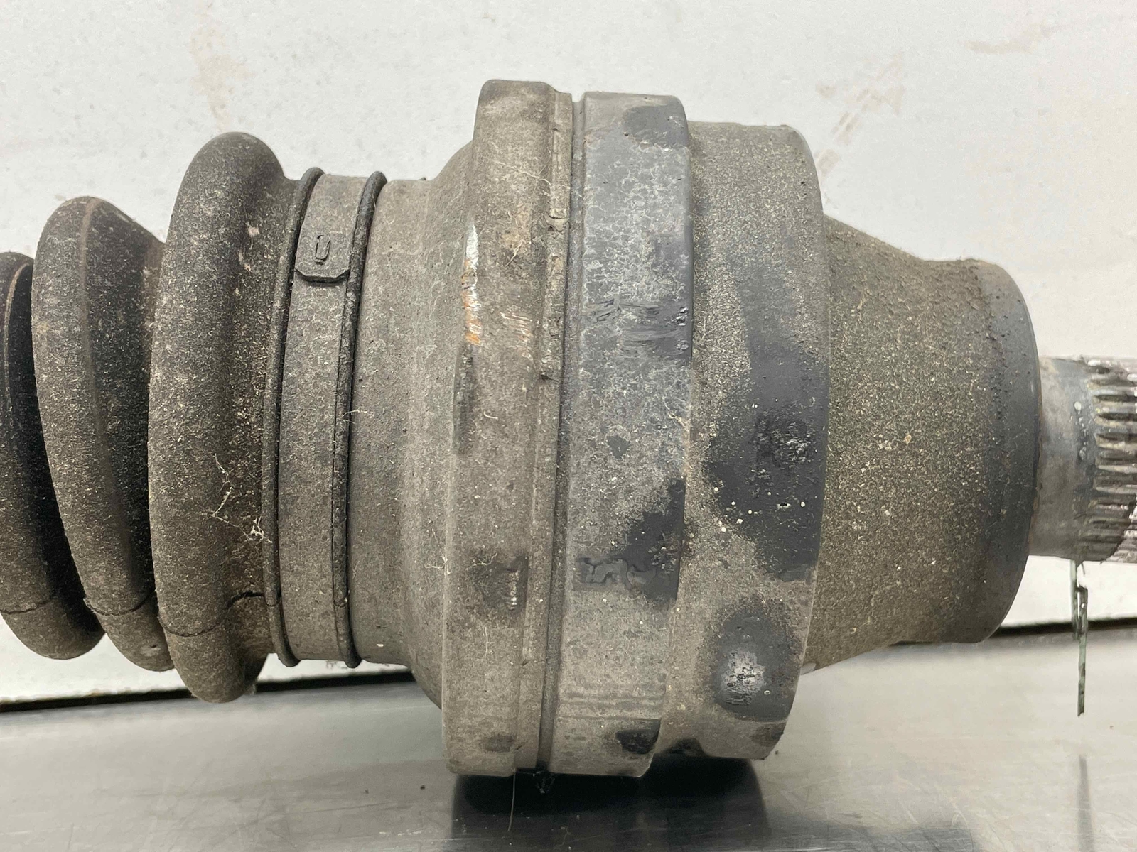 2009 Maserati Quattroporte S 4.7L Driver Left Axle Shaft Assembly 229748 56K Awd