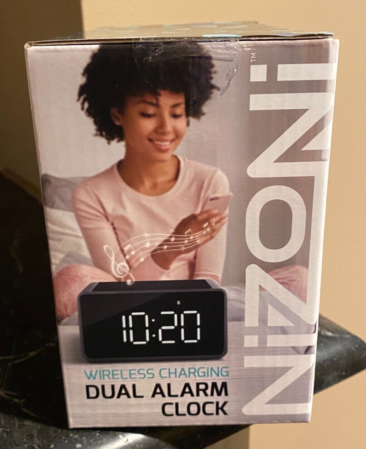 NIZONI WIRELESS CHARGING DUAL ALARM CLOCK Speaker Radio Charges