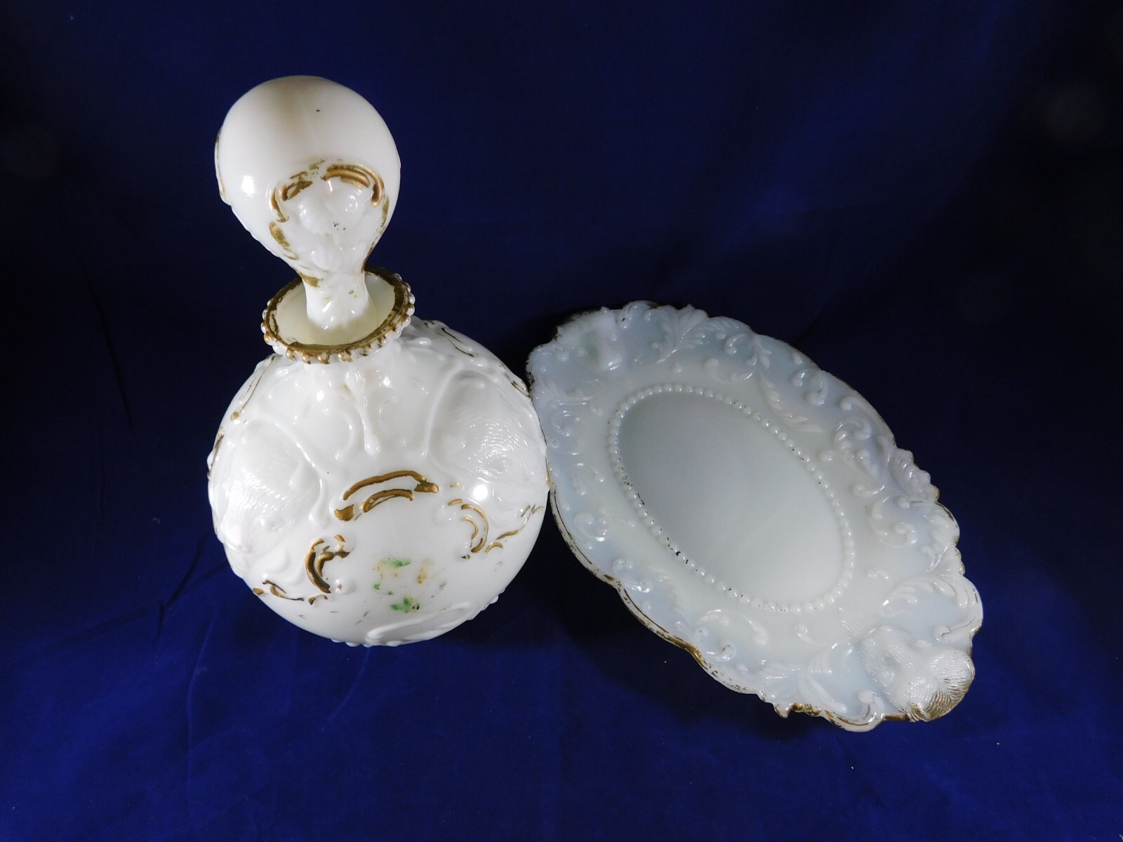 VTG Milk Glass Dresser Tray Buffalo Head & Dresser Bottle / Stopper