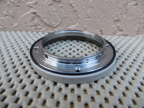 Canon EF 70-200m f/2.8 L IS USM (Version 1) * Objektivanschluss - Bild 1 von 3