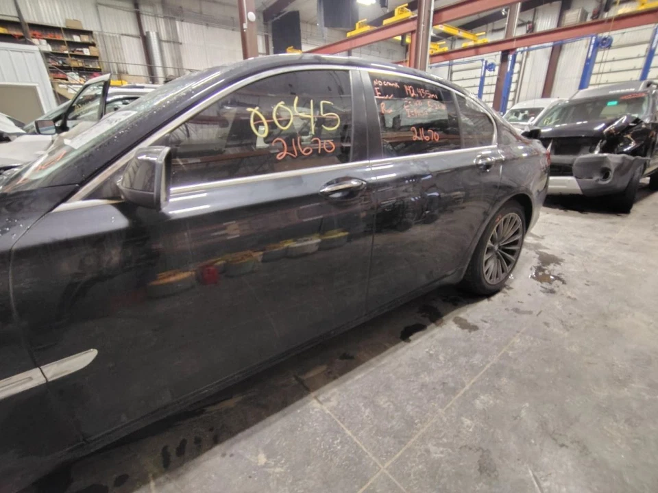 11 - 15 BMW 740I AC Condenser E830958 - Image 2 of 4