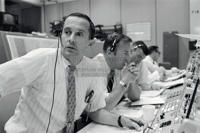 APOLLO 11 HOUSTON MISSION CONTROL CAPCOMS JULY 1969 4X6 POSTCARD PHOTO