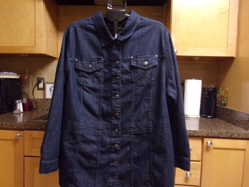New without tags"" Roamans "longer length denim jacket sz 2X,metal buttons