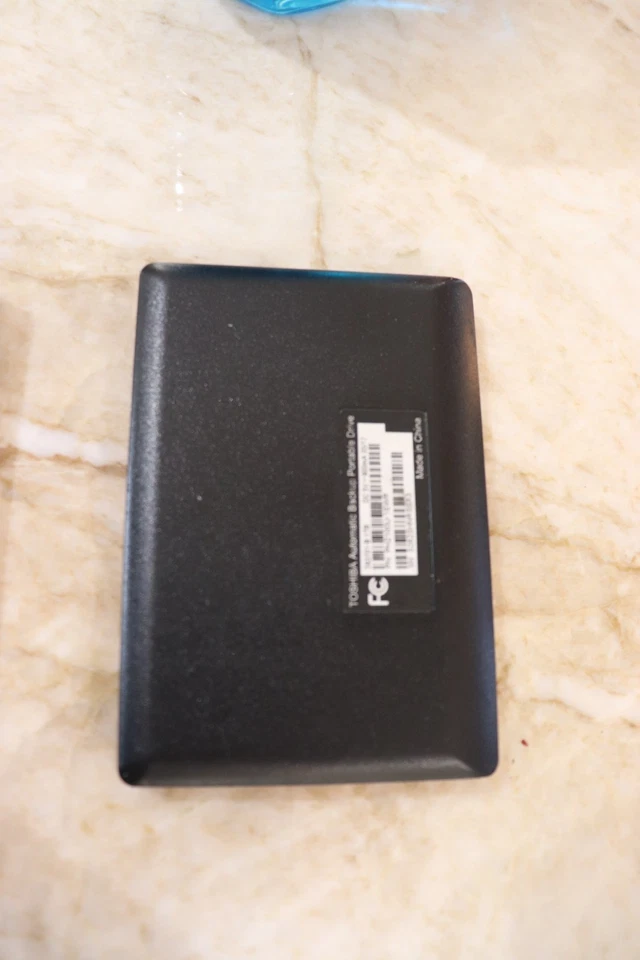 Toshiba 593701-B 1TB External Hard Drive Auto Backup Portable Drive - Image 2 of 2