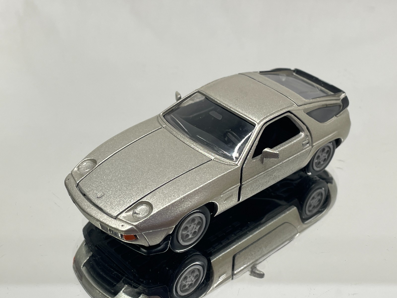 Picture 1 of 8