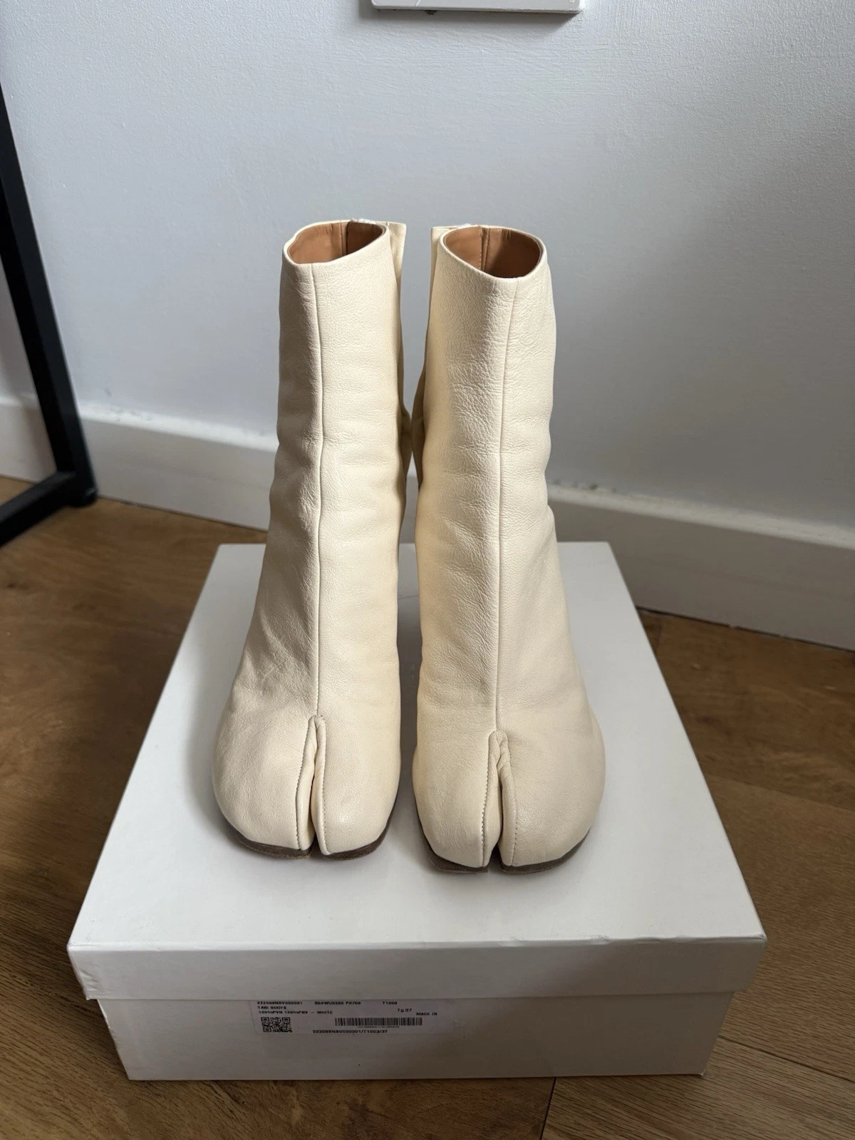 Authentic Maison Margiela Cream Tabi 8cm Ankle Boots (EU 37, UK 4, US 7)