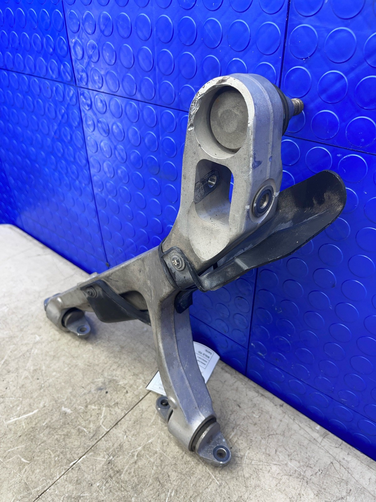 2016 2017 2018 2019 2020 2021 MCLAREN 570S RWD 3.8L REAR RIGHT LOWER CONTROL ARM