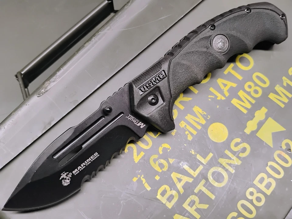 Cuerpo de Marines USMC. Navaja de bolsillo táctica asistida por resorte negra agarre de goma Foto 2 de 4