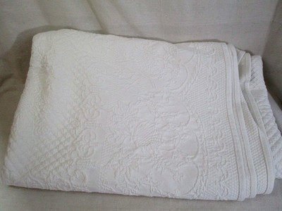 Vtg Maltese Crown Craft Sunflower Cream Color Twin Bedspread Coverlet USA