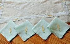 Vntg Pale Green Fancy Hand Embroidered Tablecloth  4 Matching Napkins 32 x 33