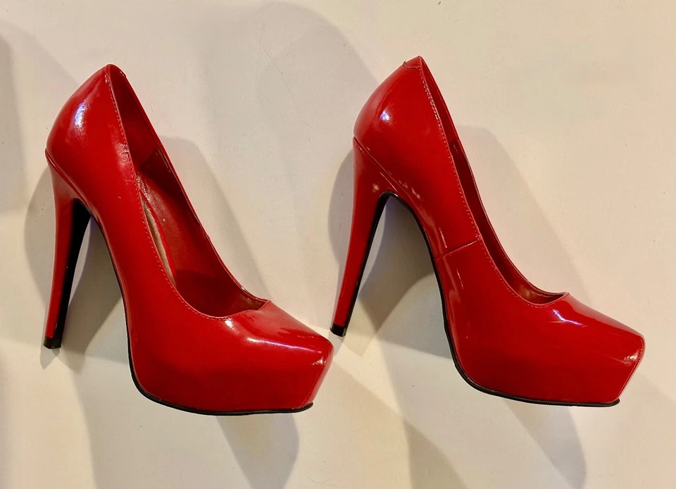 ❤️ Красные лакированные туфли-лодочки на платформе Charlotte Russe — женские 7 — классические туфли на пин-ап каблуках - Изображение 3 из 4
