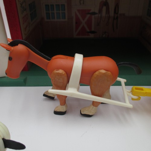 Fisher-Price Vintage Gioco Famiglia Fattoria 915 Fienile Animali Trattore Piccole Persone - Foto 7 di 17