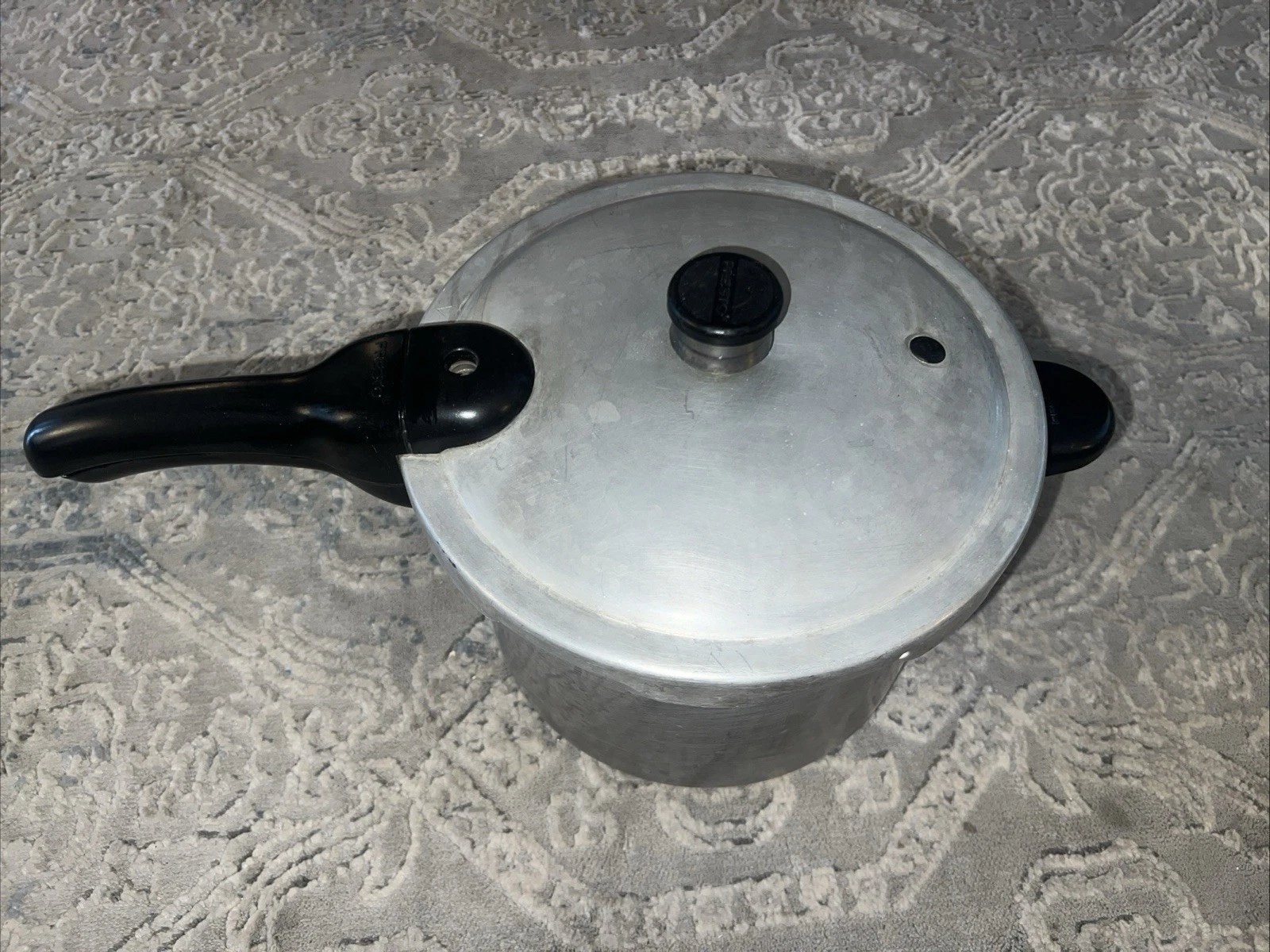 Vintage Presto Pressure Cooker, 6 QT