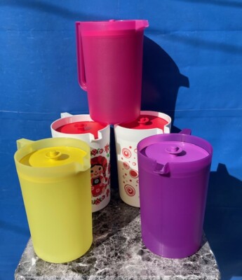 Tupperware Classic 1 Gallon Pitcher w/Push Botton  Brand    New