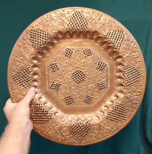 Bandeja para servir antigua vintage de cobre perforada a mano colgante de pared - Imagen 2 de 12