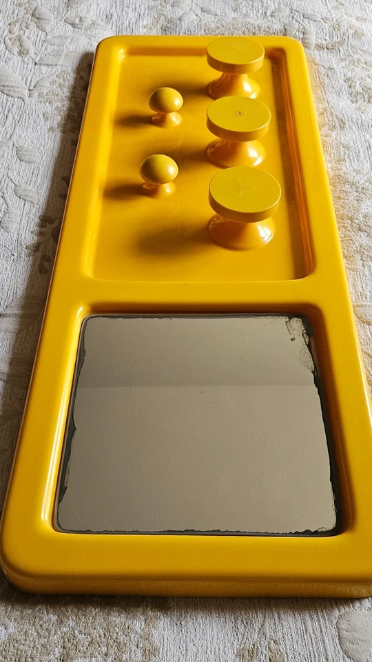 Rare 1970s Italian Space Age Coat Rack with Mirror – Yellow ABS Wall Panel - Image 3 of 4