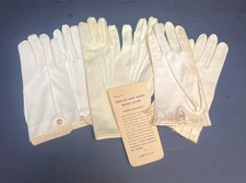 Vintage Lady  s / Women Gloves - Wrist Length - Pearl Buttons - 3 Pair