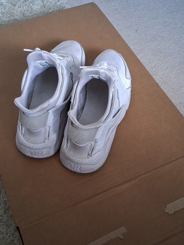 Nike Air White Hurache UK SIZE 8.5 - Picture 2 of 5
