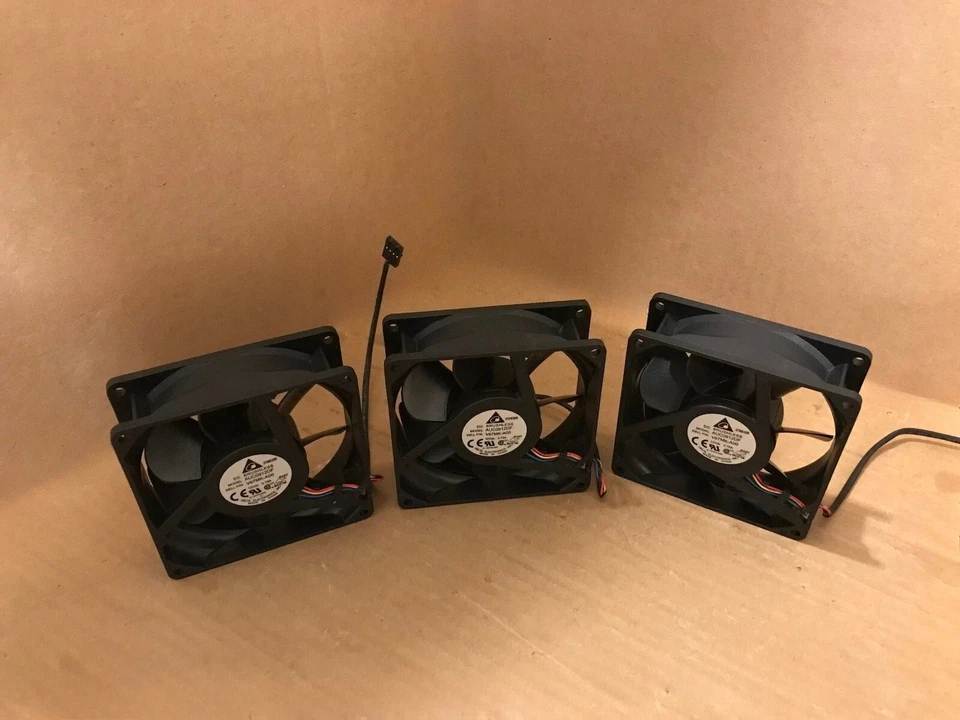 Delta AUC0912DF Dell 0V67MK 92x92x32mm Cooling Fan 4-pin LOT of 3pcs READ - Bild 4 von 4