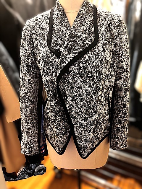 Vince Open Front Boucle Black & White Woven Blazer Jacket Size 2 Pockets
