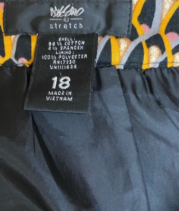 Mossimo Geometric Patterned Knee Length Pencil Sk… - image 2